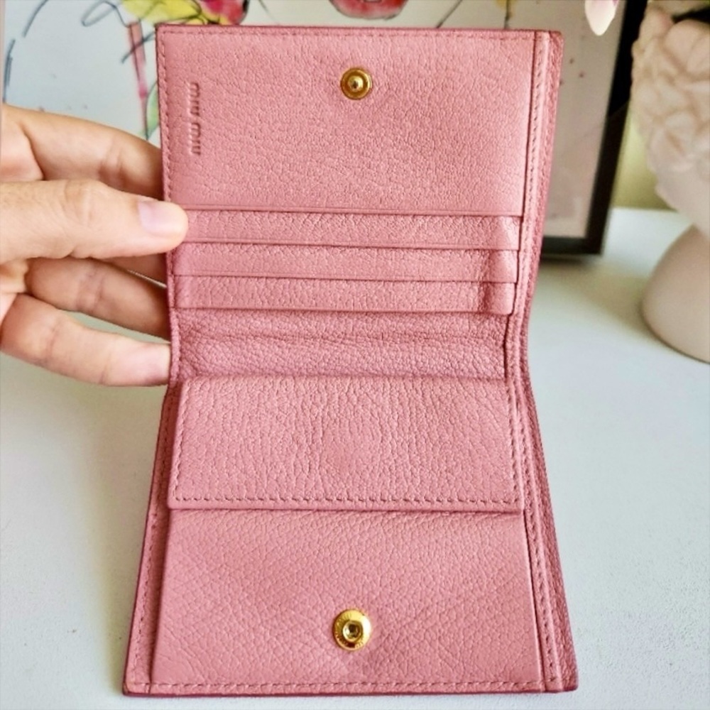 Miu Miu Rare & Limited Edition Floral Compact Leather Wallet - Picture 6 of 10